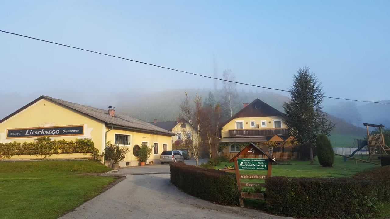 Готель Weingut Lieschnegg Лойчах Екстер'єр фото